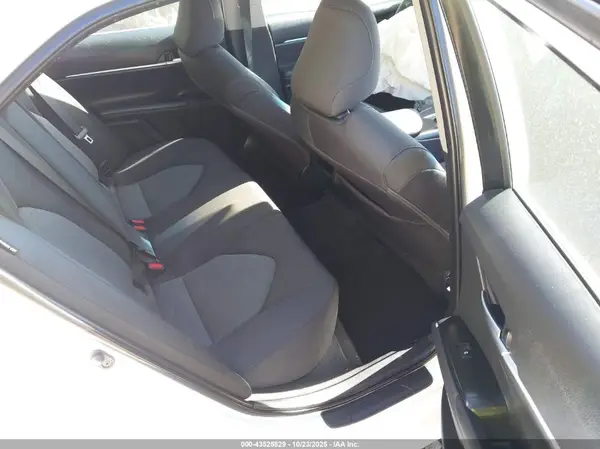 4T1B11HK1JU114175 2018 TOYOTA CAMRY - Image 8