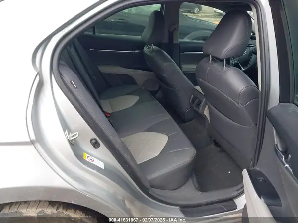 4T1B11HK1JU117240 2018 TOYOTA CAMRY - Image 8
