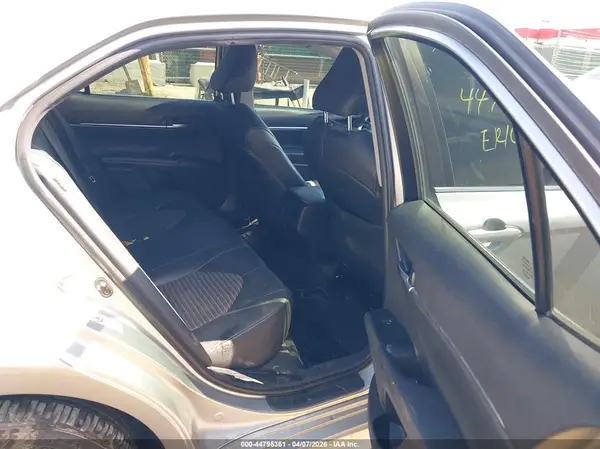 4T1B11HK1JU117805 2018 TOYOTA CAMRY - Image 8