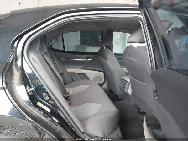 4T1B11HK1JU123054 2018 TOYOTA CAMRY - Image 8