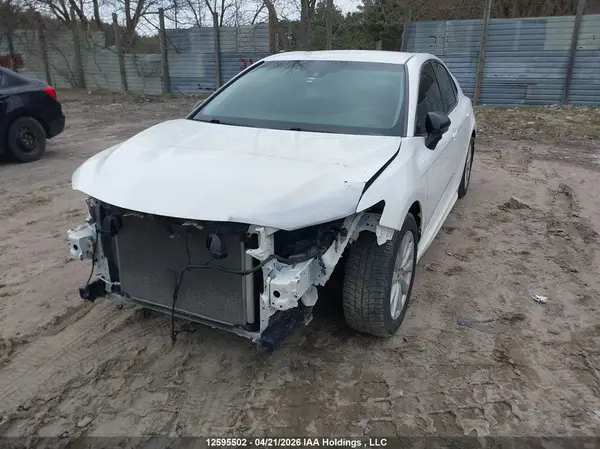 4T1B11HK1JU124382 2018 TOYOTA CAMRY - Image 2