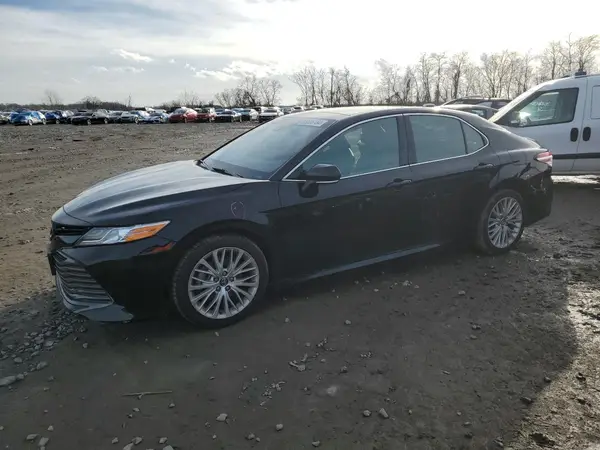 4T1B11HK1JU124530 2018 TOYOTA CAMRY - Image 1
