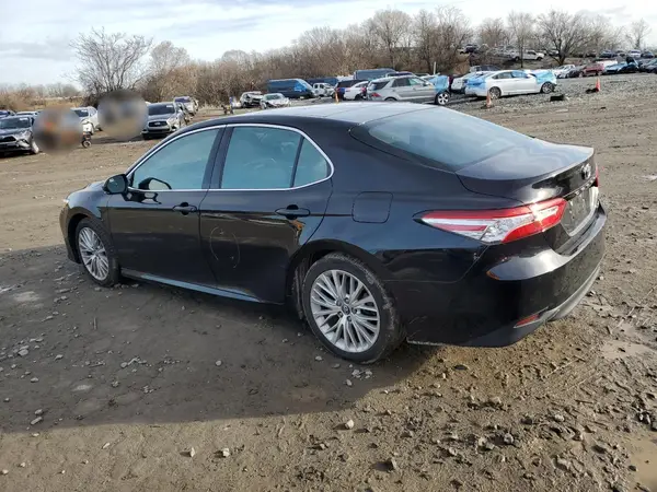 4T1B11HK1JU124530 2018 TOYOTA CAMRY - Image 2