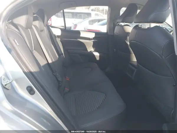 4T1B11HK1JU129002 2018 TOYOTA CAMRY - Image 8