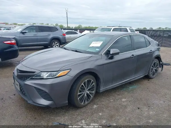 4T1B11HK1JU129954 2018 TOYOTA CAMRY - Image 2