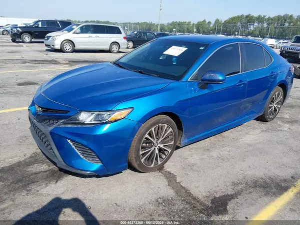 4T1B11HK1JU129999 2018 TOYOTA CAMRY - Image 2
