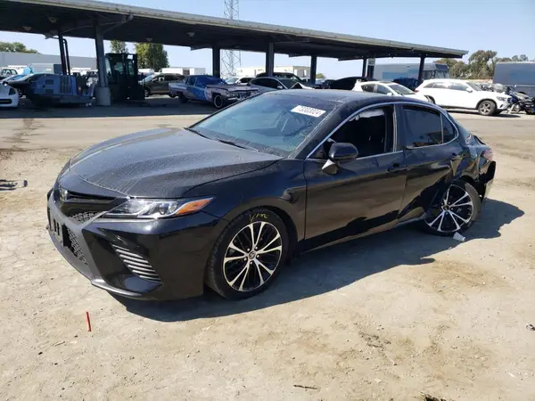 4T1B11HK1JU130540 2018 TOYOTA CAMRY - Image 1