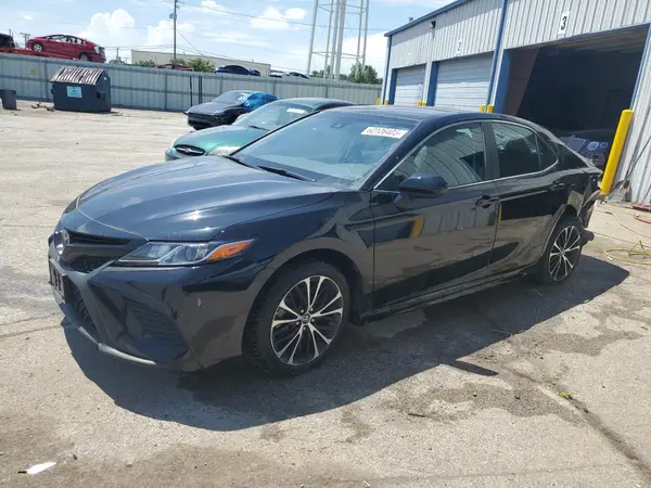 4T1B11HK1JU132210 2018 TOYOTA CAMRY - Image 1