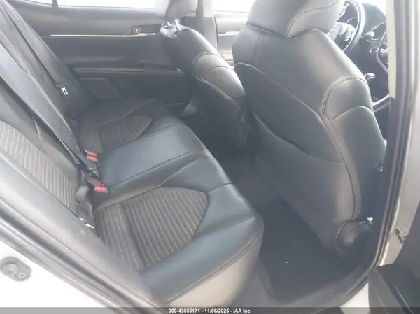4T1B11HK1JU133132 2018 TOYOTA CAMRY - Image 8