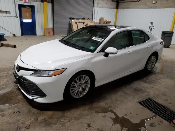 4T1B11HK1JU133499 2018 TOYOTA CAMRY - Image 1