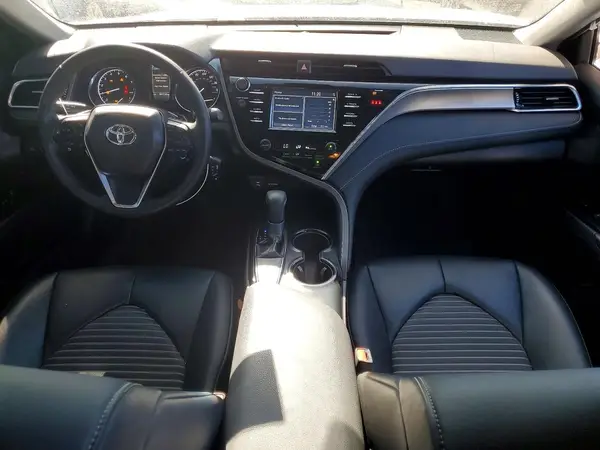 4T1B11HK1JU138198 2018 TOYOTA CAMRY - Image 8