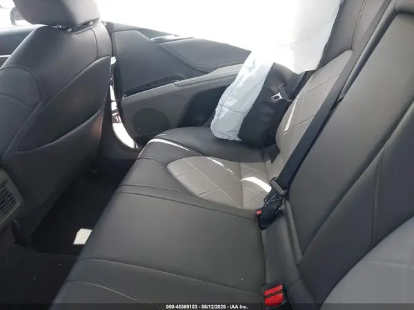 4T1B11HK1JU138525 2018 TOYOTA CAMRY - Image 8