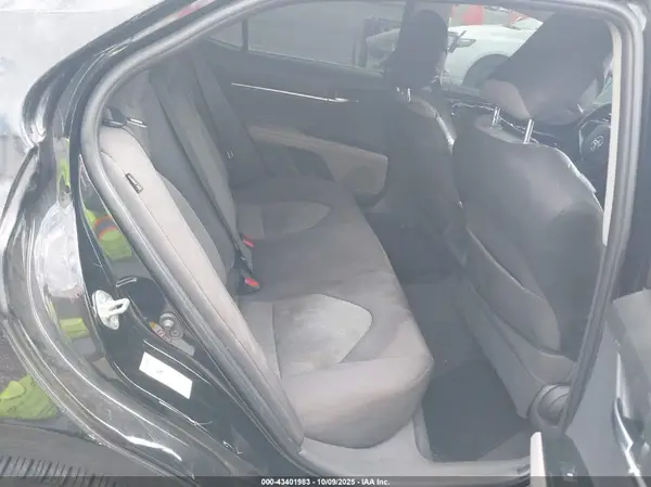 4T1B11HK1JU141263 2018 TOYOTA CAMRY - Image 8