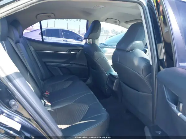 4T1B11HK1JU141473 2018 TOYOTA CAMRY - Image 8