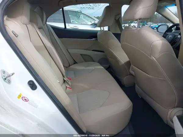 4T1B11HK1JU142509 2018 TOYOTA CAMRY - Image 8