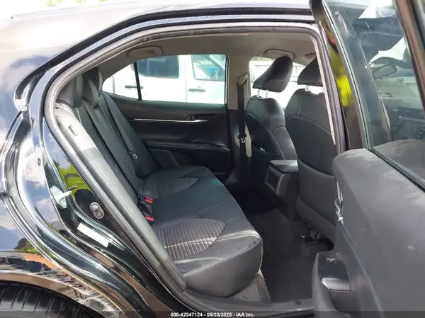 4T1B11HK1JU143739 2018 TOYOTA CAMRY - Image 8
