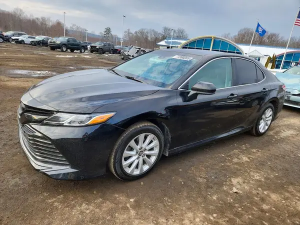 4T1B11HK1JU144129 2018 TOYOTA CAMRY - Image 1