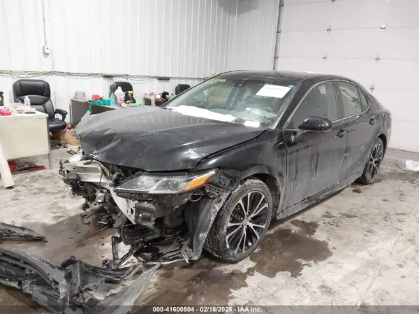 4T1B11HK1JU145135 2018 TOYOTA CAMRY - Image 2