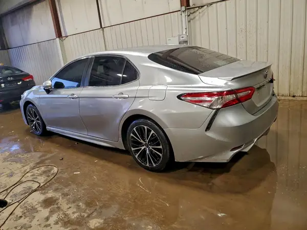 4T1B11HK1JU145300 2018 TOYOTA CAMRY - Image 2