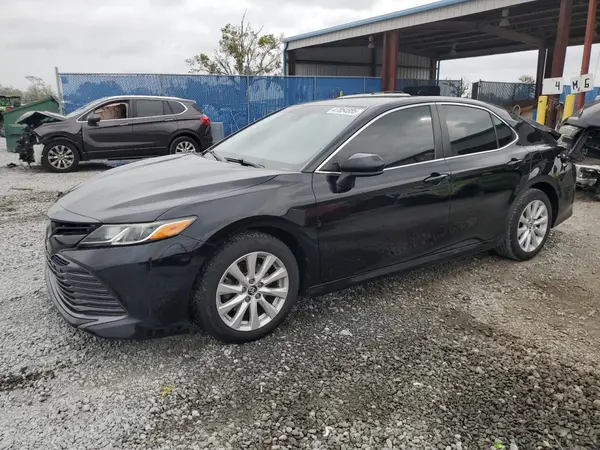 4T1B11HK1JU146477 2018 TOYOTA CAMRY - Image 1