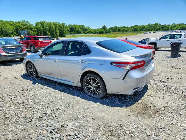 4T1B11HK1JU147287 2018 TOYOTA CAMRY - Image 2