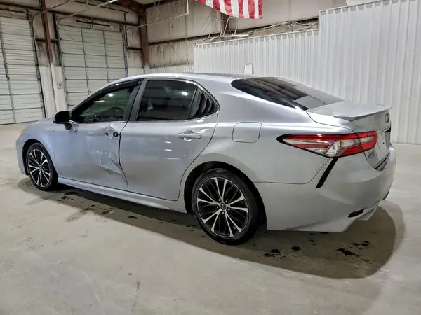 4T1B11HK1JU149069 2018 TOYOTA CAMRY - Image 2