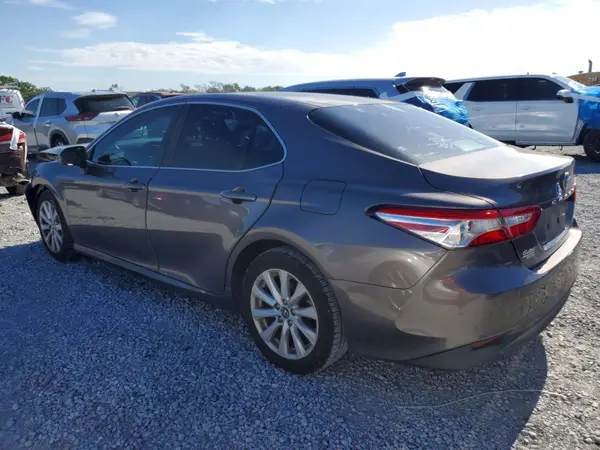 4T1B11HK1JU149119 2018 TOYOTA CAMRY - Image 2