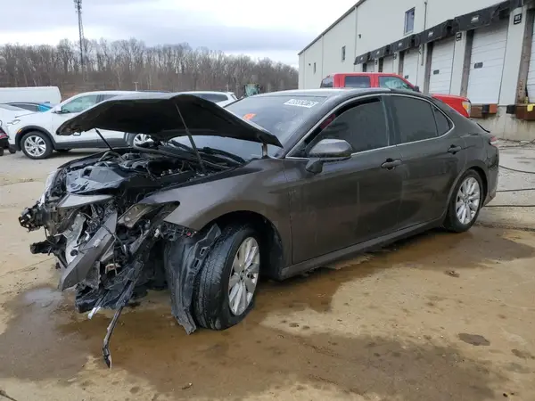 4T1B11HK1JU149363 2018 TOYOTA CAMRY - Image 1