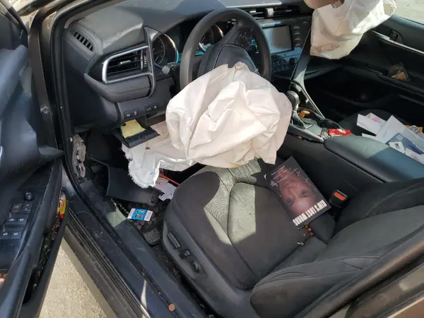 4T1B11HK1JU149363 2018 TOYOTA CAMRY - Image 8