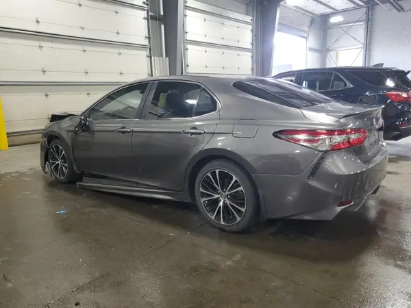 4T1B11HK1JU153025 2018 TOYOTA CAMRY - Image 2