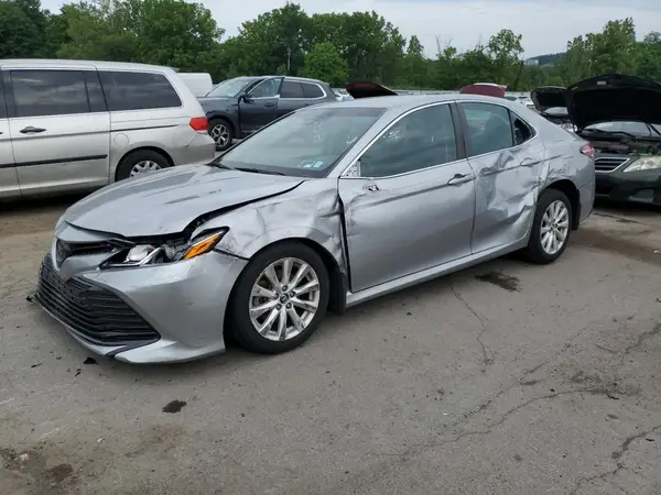 4T1B11HK1JU153963 2018 TOYOTA CAMRY - Image 1