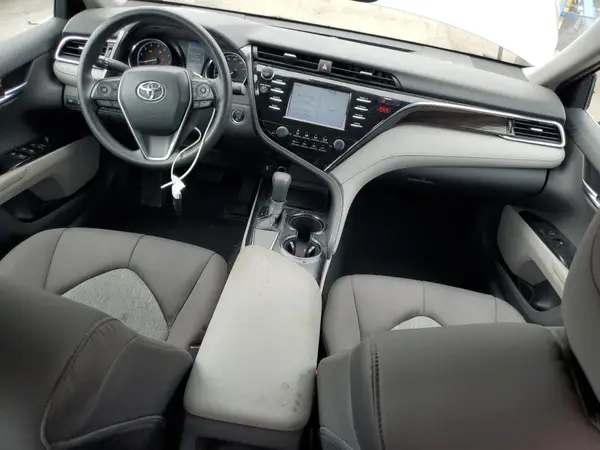 4T1B11HK1JU153963 2018 TOYOTA CAMRY - Image 8