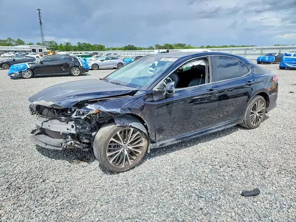 4T1B11HK1JU155115 2018 TOYOTA CAMRY - Image 1