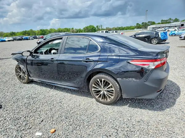 4T1B11HK1JU155115 2018 TOYOTA CAMRY - Image 2