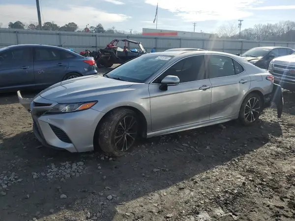 4T1B11HK1JU156801 2018 TOYOTA CAMRY - Image 1