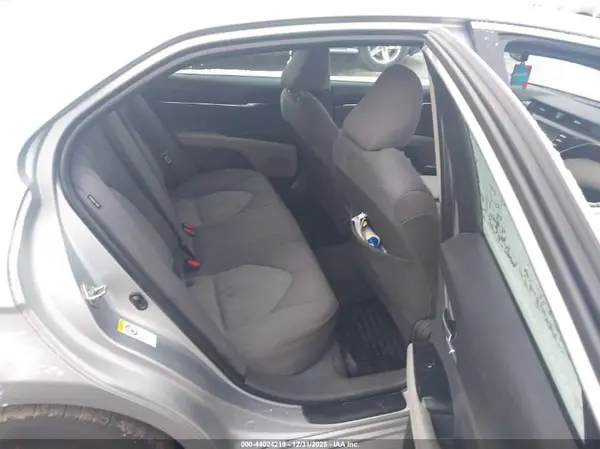 4T1B11HK1JU500272 2018 TOYOTA CAMRY - Image 8