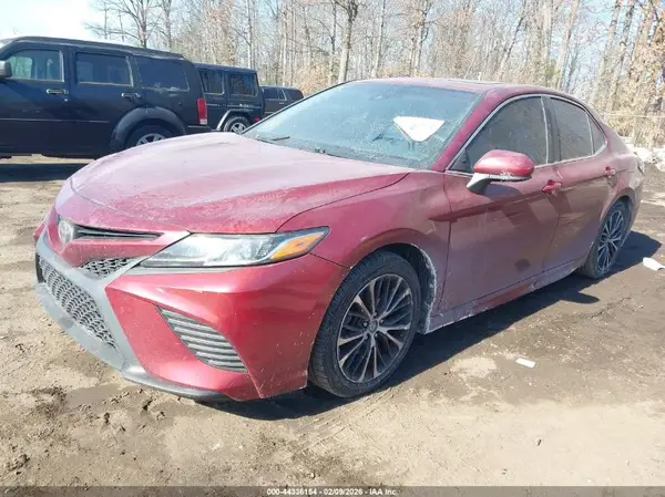 4T1B11HK1JU501230 2018 TOYOTA CAMRY - Image 2