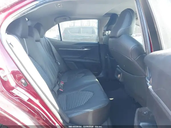 4T1B11HK1JU501230 2018 TOYOTA CAMRY - Image 8