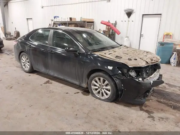 4T1B11HK1JU502166 2018 TOYOTA CAMRY - Image 1