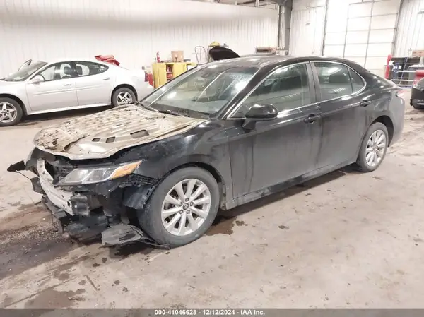 4T1B11HK1JU502166 2018 TOYOTA CAMRY - Image 2