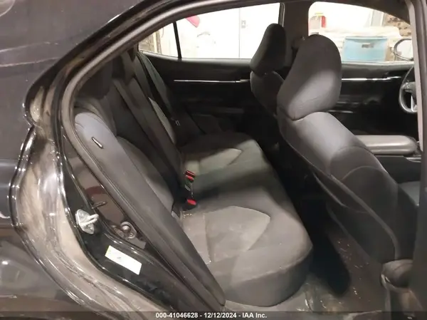 4T1B11HK1JU502166 2018 TOYOTA CAMRY - Image 8