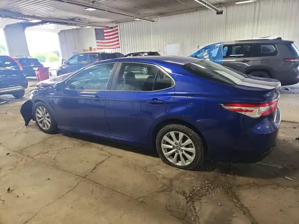 4T1B11HK1JU502216 2018 TOYOTA CAMRY - Image 2