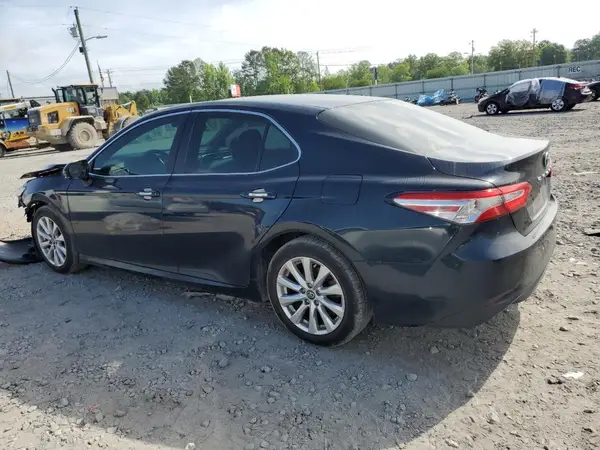 4T1B11HK1JU503513 2018 TOYOTA CAMRY - Image 2