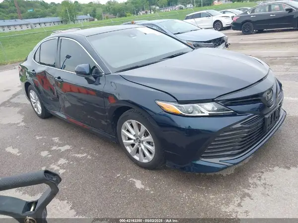 4T1B11HK1JU504600 2018 TOYOTA CAMRY - Image 1