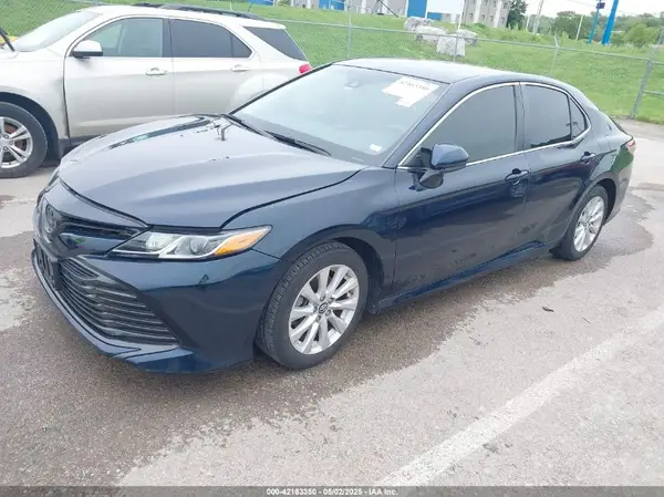 4T1B11HK1JU504600 2018 TOYOTA CAMRY - Image 2