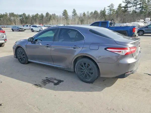 4T1B11HK1JU504631 2018 TOYOTA CAMRY - Image 2