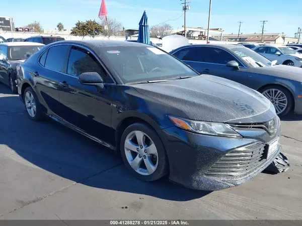 4T1B11HK1JU508193 2018 TOYOTA CAMRY - Image 1