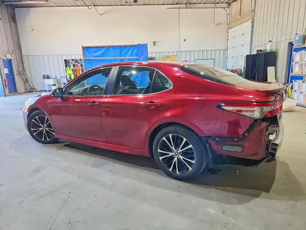 4T1B11HK1JU508629 2018 TOYOTA CAMRY - Image 2