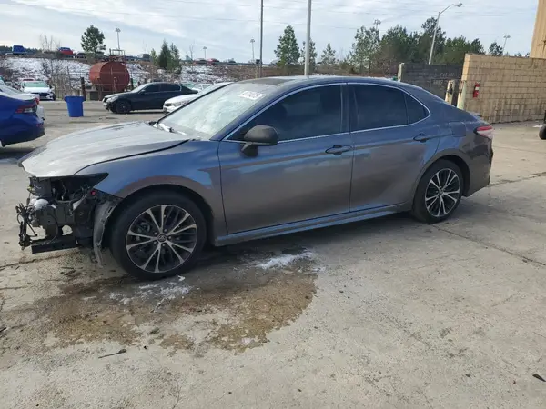 4T1B11HK1JU509232 2018 TOYOTA CAMRY - Image 1
