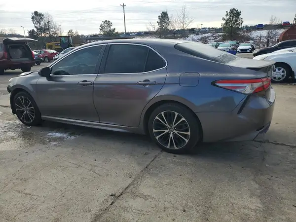 4T1B11HK1JU509232 2018 TOYOTA CAMRY - Image 2